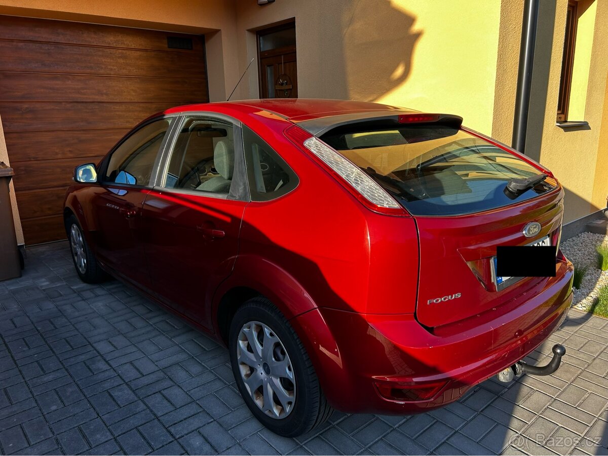 Ford Focus 1.6i - 6