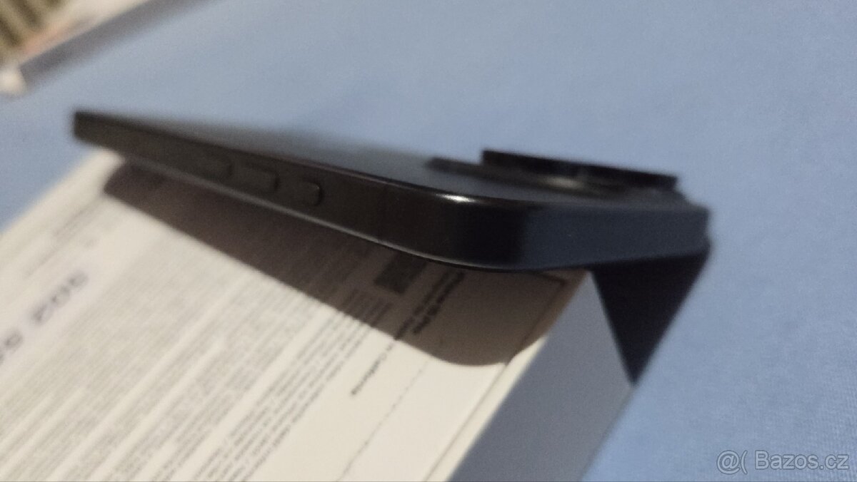 Apple iPhone 15 Pro 256GB černý - 6