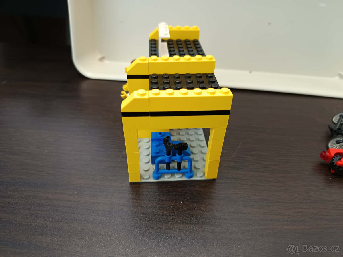 LEGO Town 6699 Cycle Fix-It Shop - 6