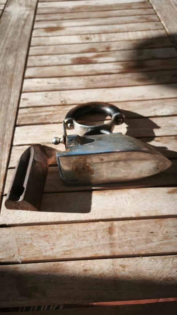 Stará žehlička malá - 6