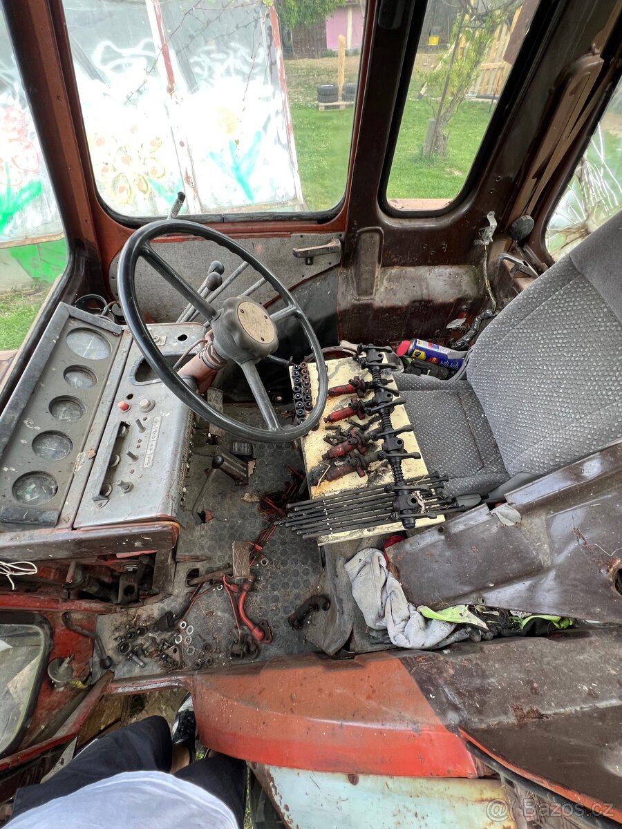 Bělorus MTZ 80 - 6