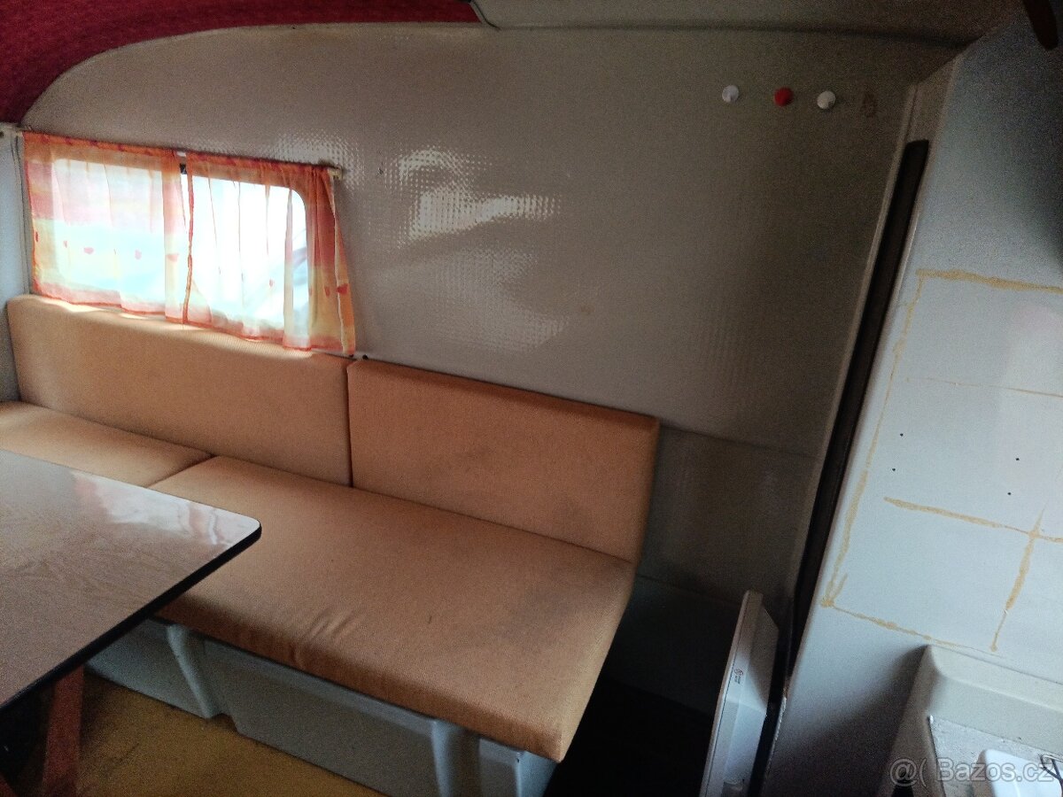 Obytný přívěs QEK Junior + před stan - 6