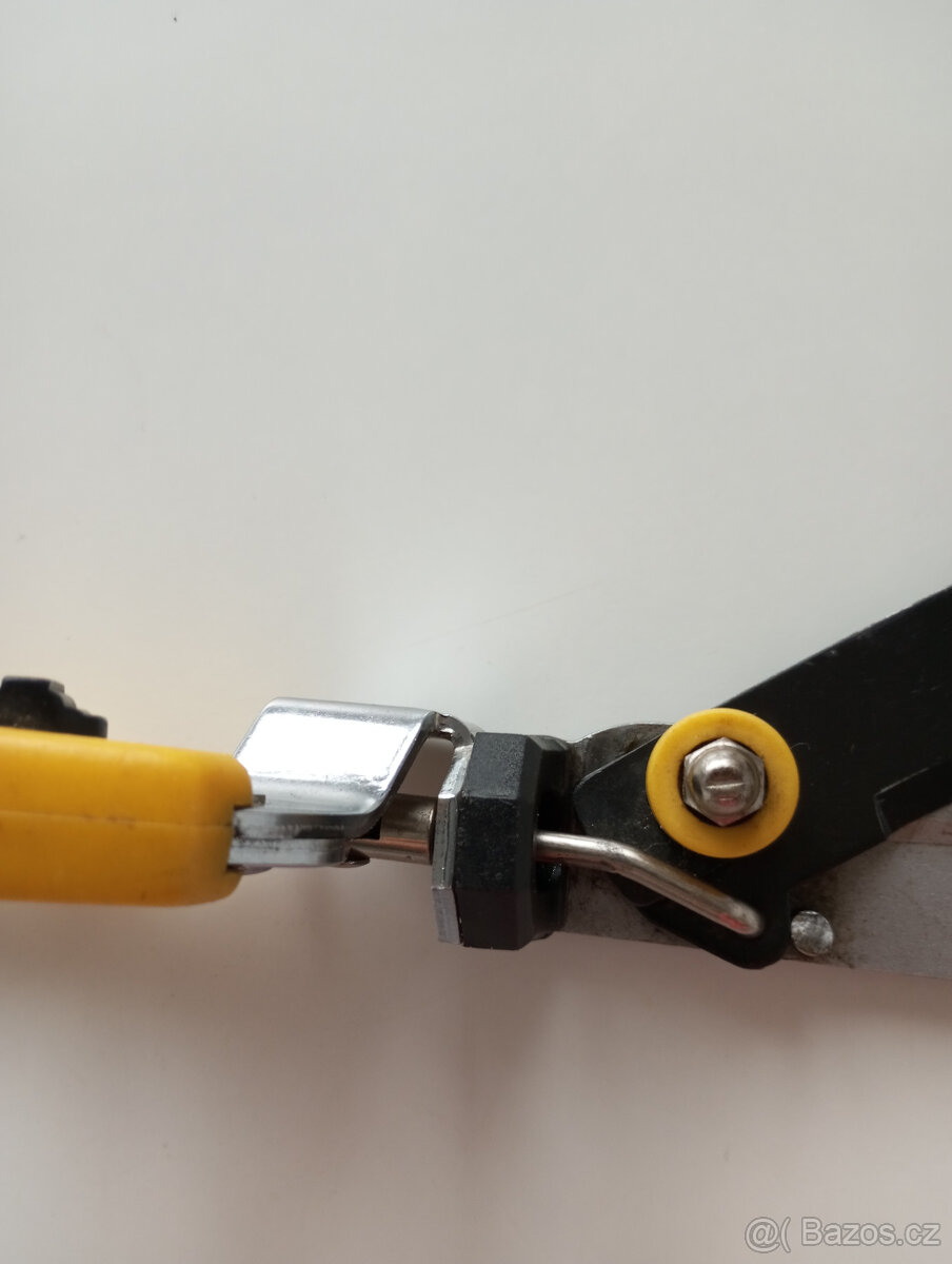 Nůžky na trávu - 6