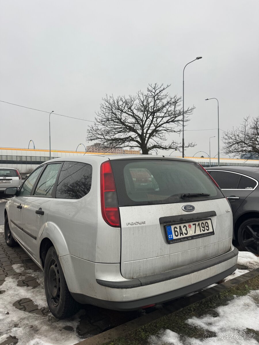 Ford Focus 1.6 nafta - 6