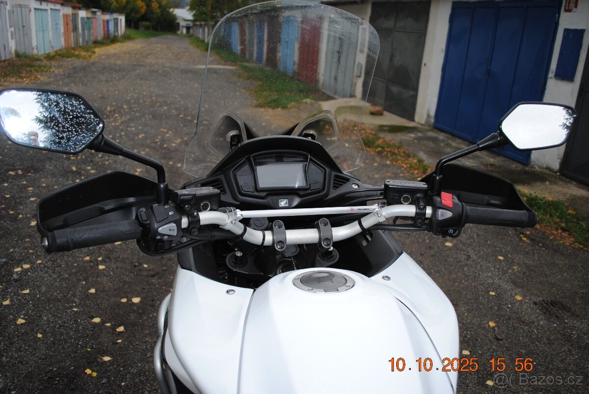 PRODÁM HONDU VFT 800X CROSSRUNNER 2016 NOVÝ MODEL - 6