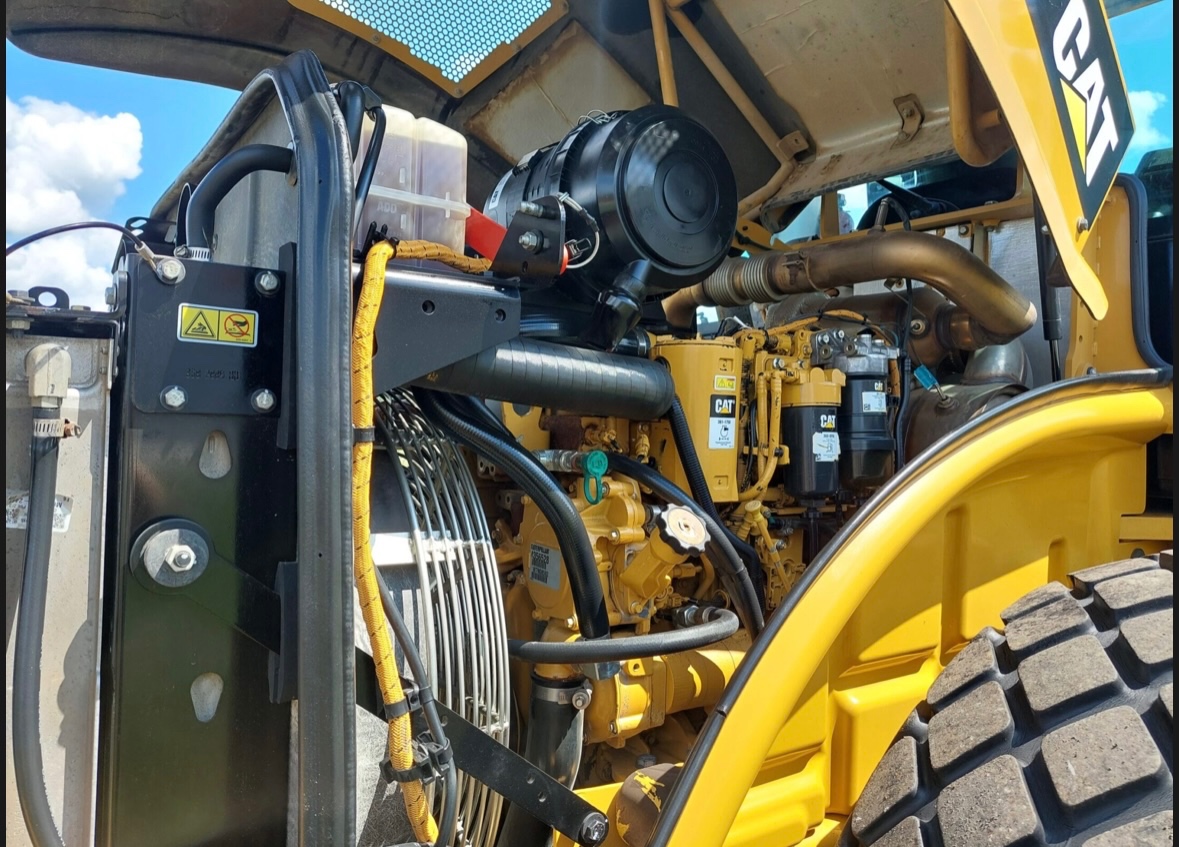 Valec Caterpillar CS64B - 6