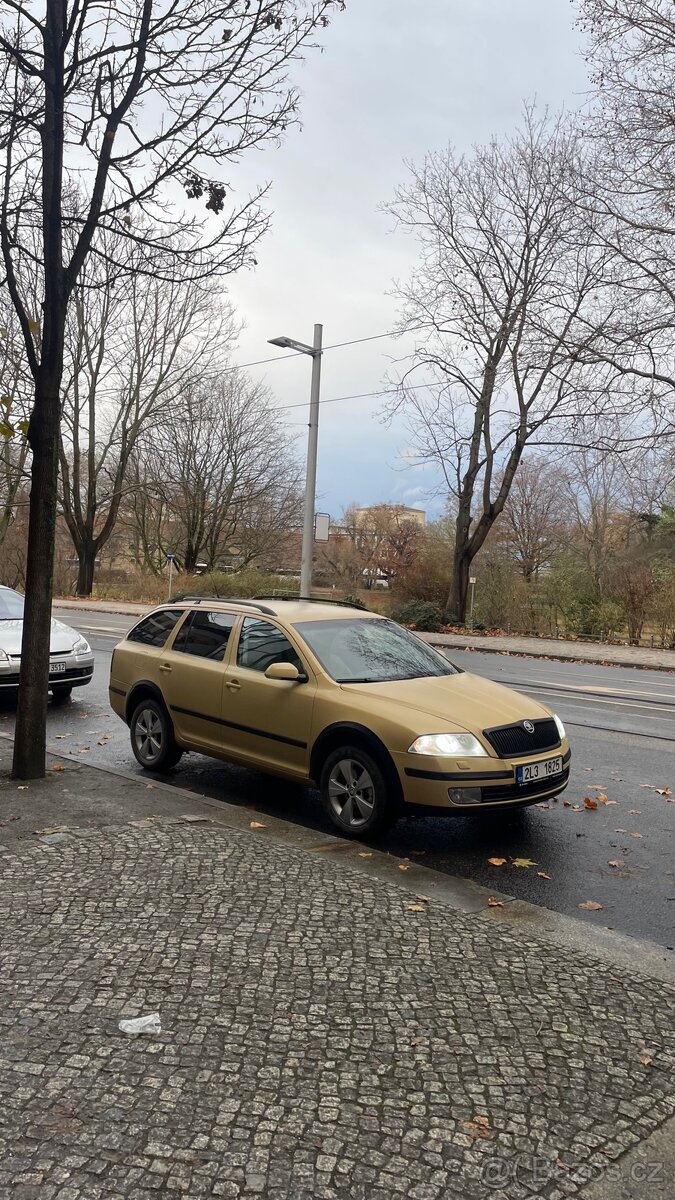 Škoda Octavia 2 1.9TDI 4x4 - super stav - 6