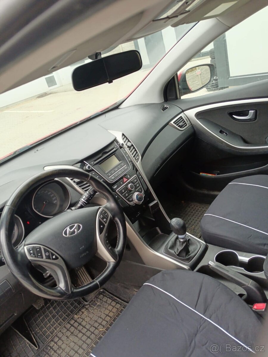 Hyundai i30 1.6 Hatchback (2012) – Po velkém servisu - 6