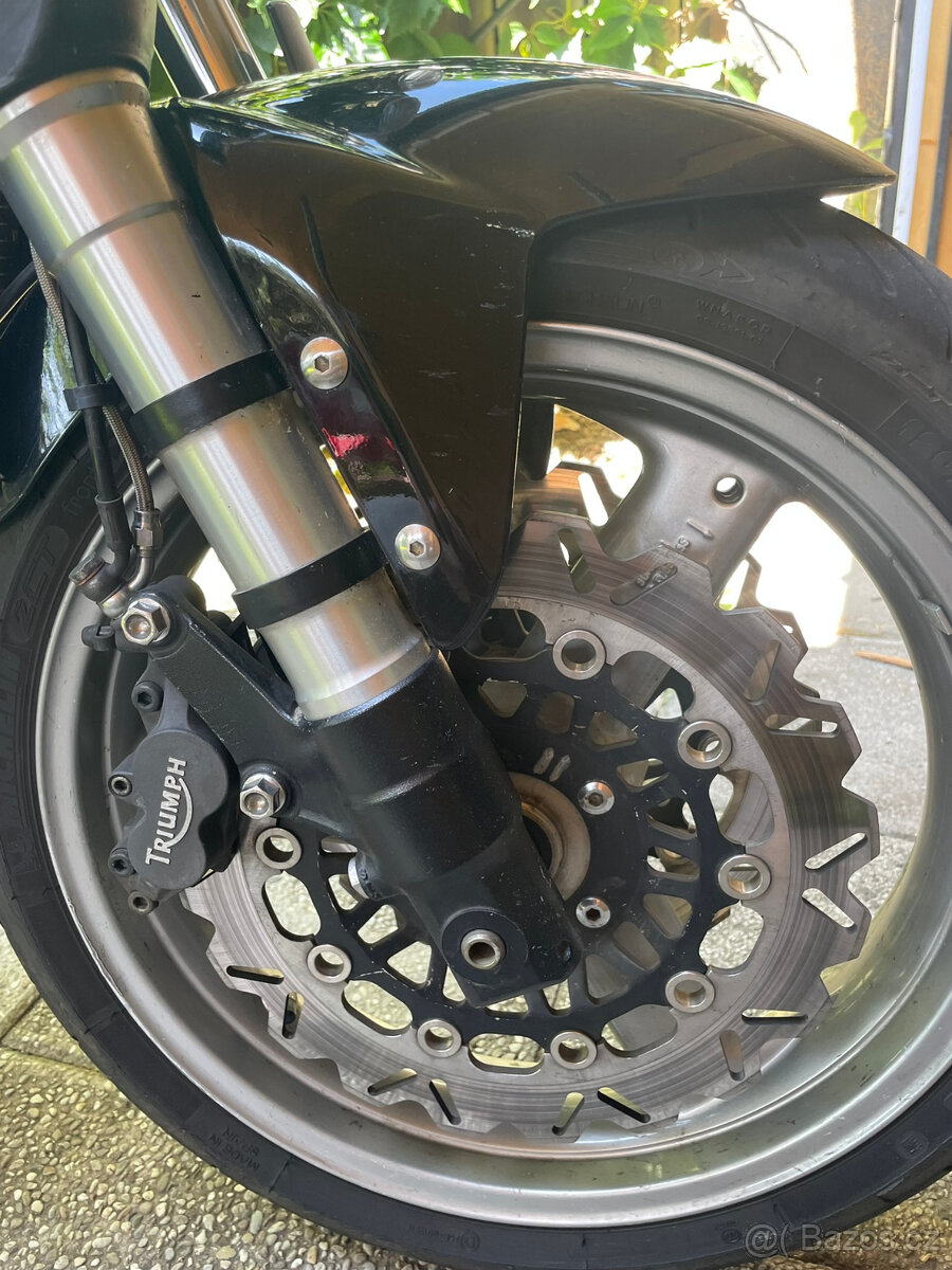 Prodám Triumph Speed triple 955i - 6