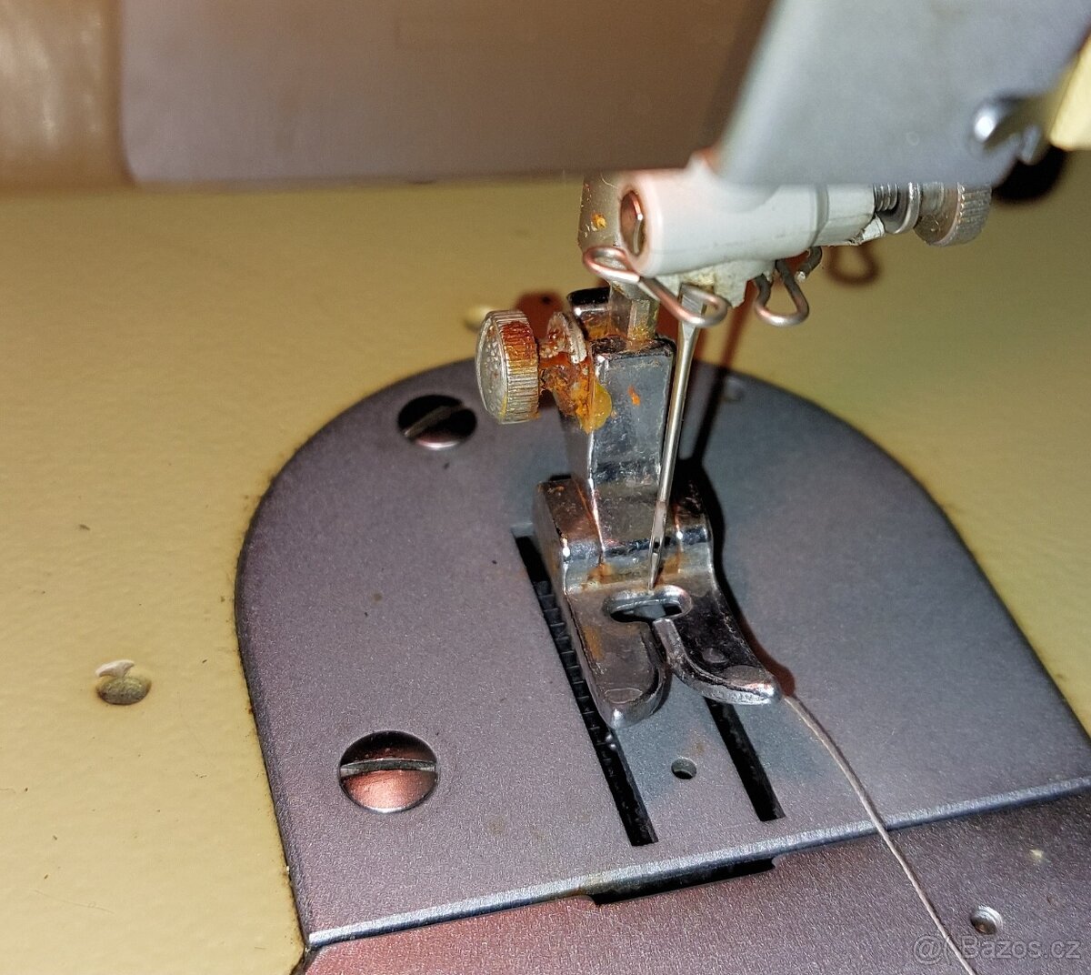 Šicí stroj Veritas se stolkem - 6