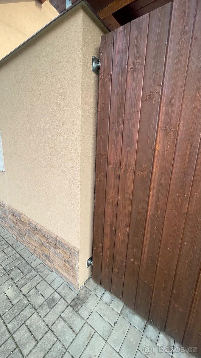 Prodám dvoukřídlou bránu + branku - 6