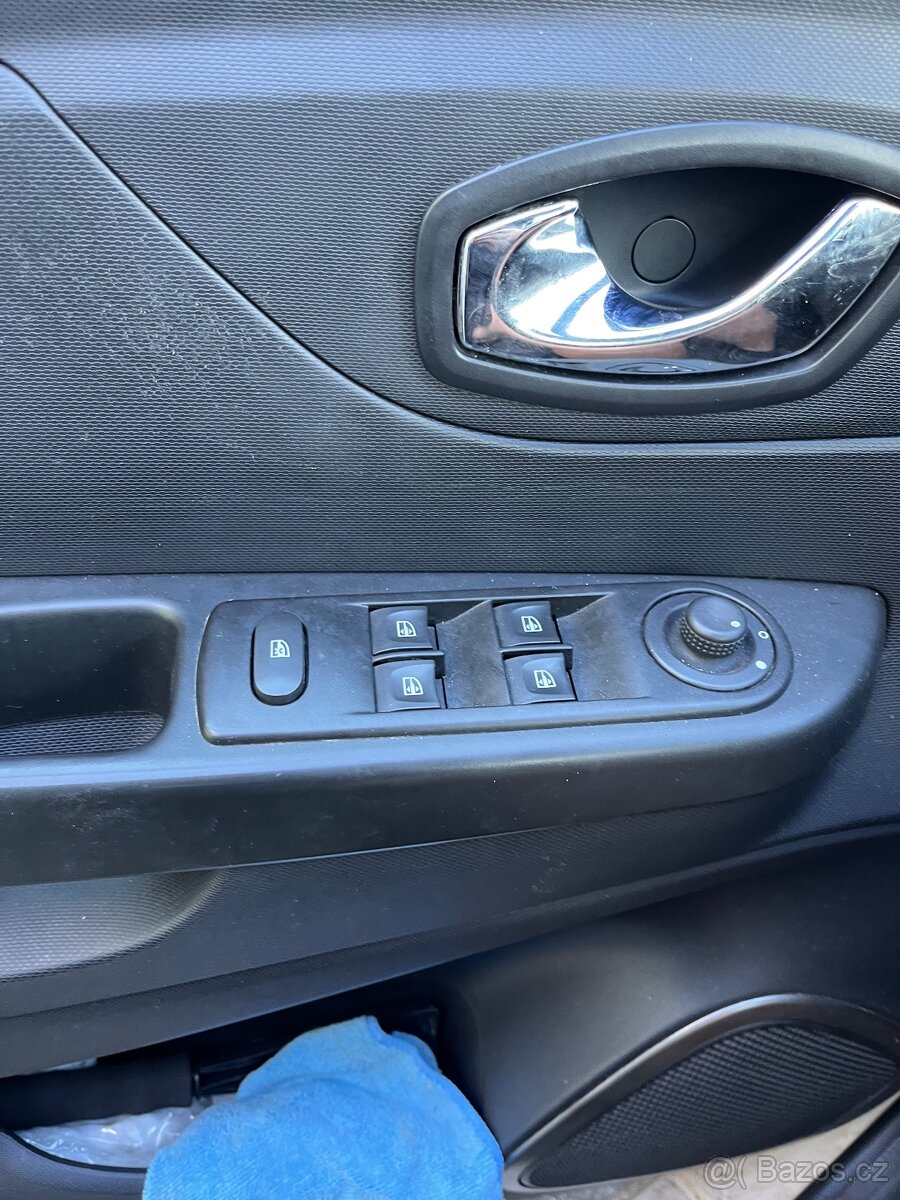 Prodej havarovaného Renault Captur 2013 jako celek - 6