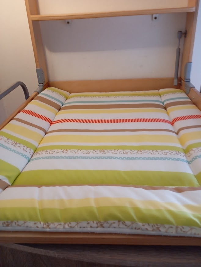 Závěsný přebalovací pult - 6