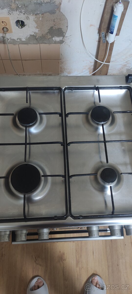 Sporák plynové hořáky a elektrická trouba Značka BOSCH - 6