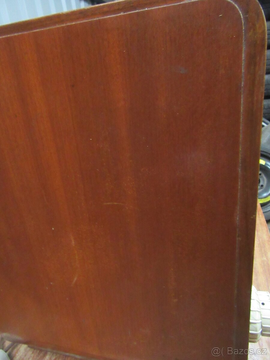 Nabízím staré radio Tesla Máj. Netestováno. Prodávám jako n - 6