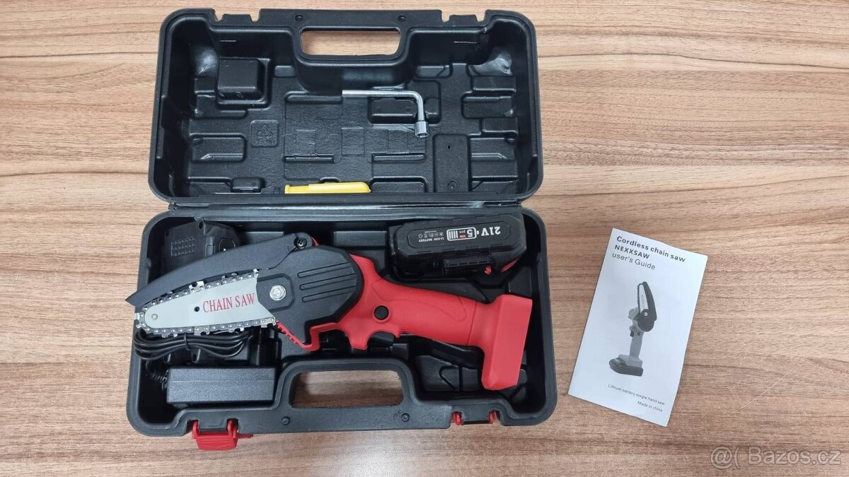 Prodám mini AKU řetězovou pilu na dřevo 21V + 2 baterky - 6