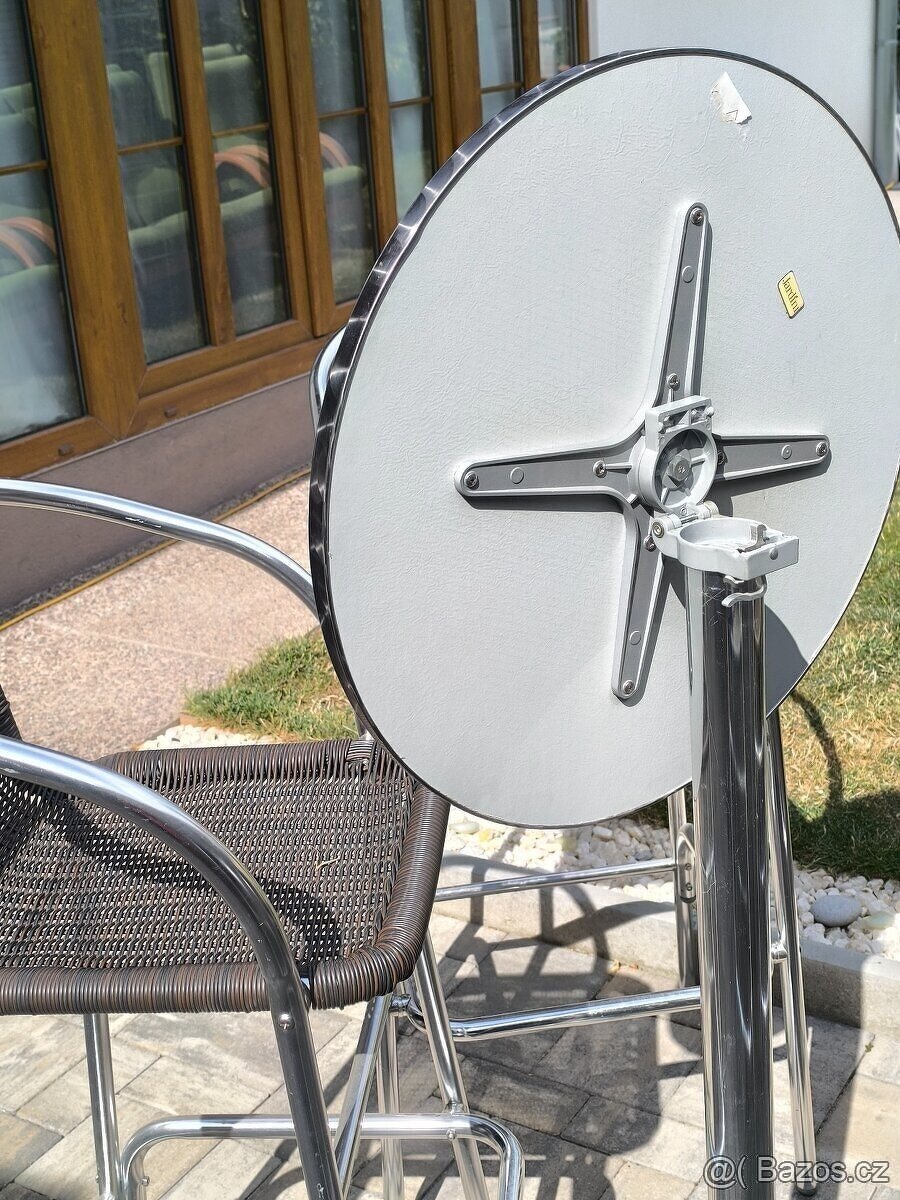 Prodám 4 barové židle + Vysoký kulatý stůl - 6