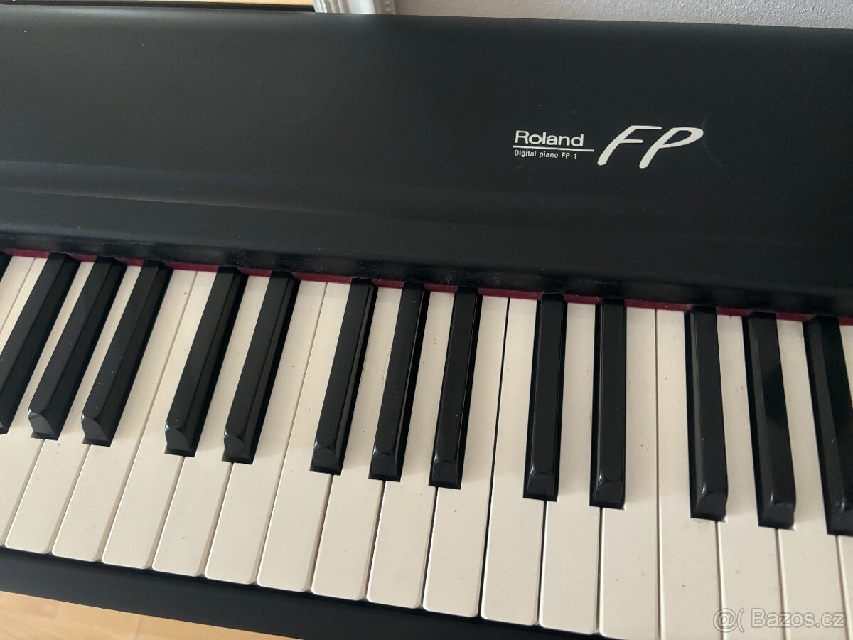 Digitální piano ROLAND XP1 - 6