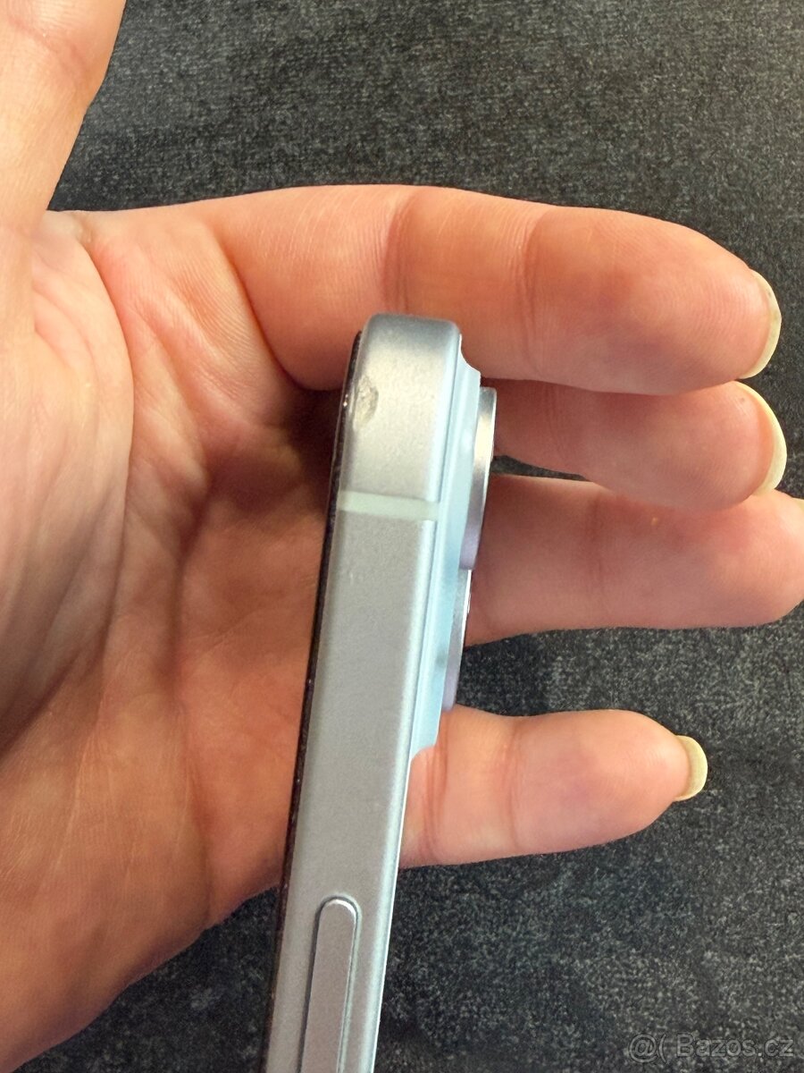 Prodám IPhone 15 - 6