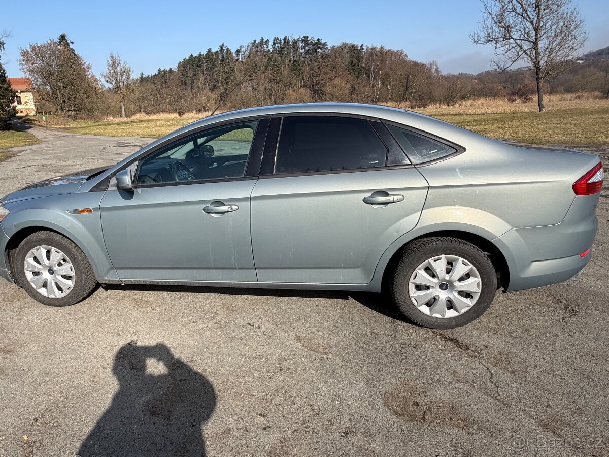 Ford Mondeo 2.0i - 6