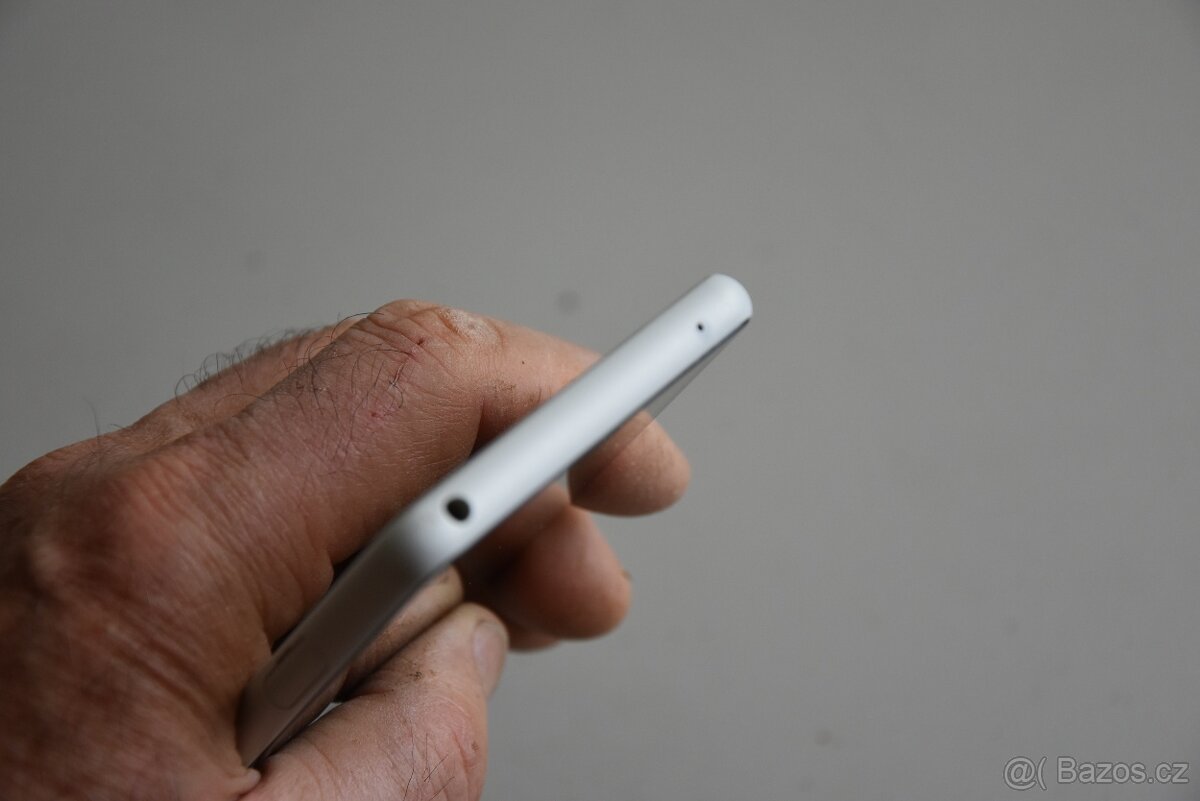 Sony Xperia 10 II bílý - 6