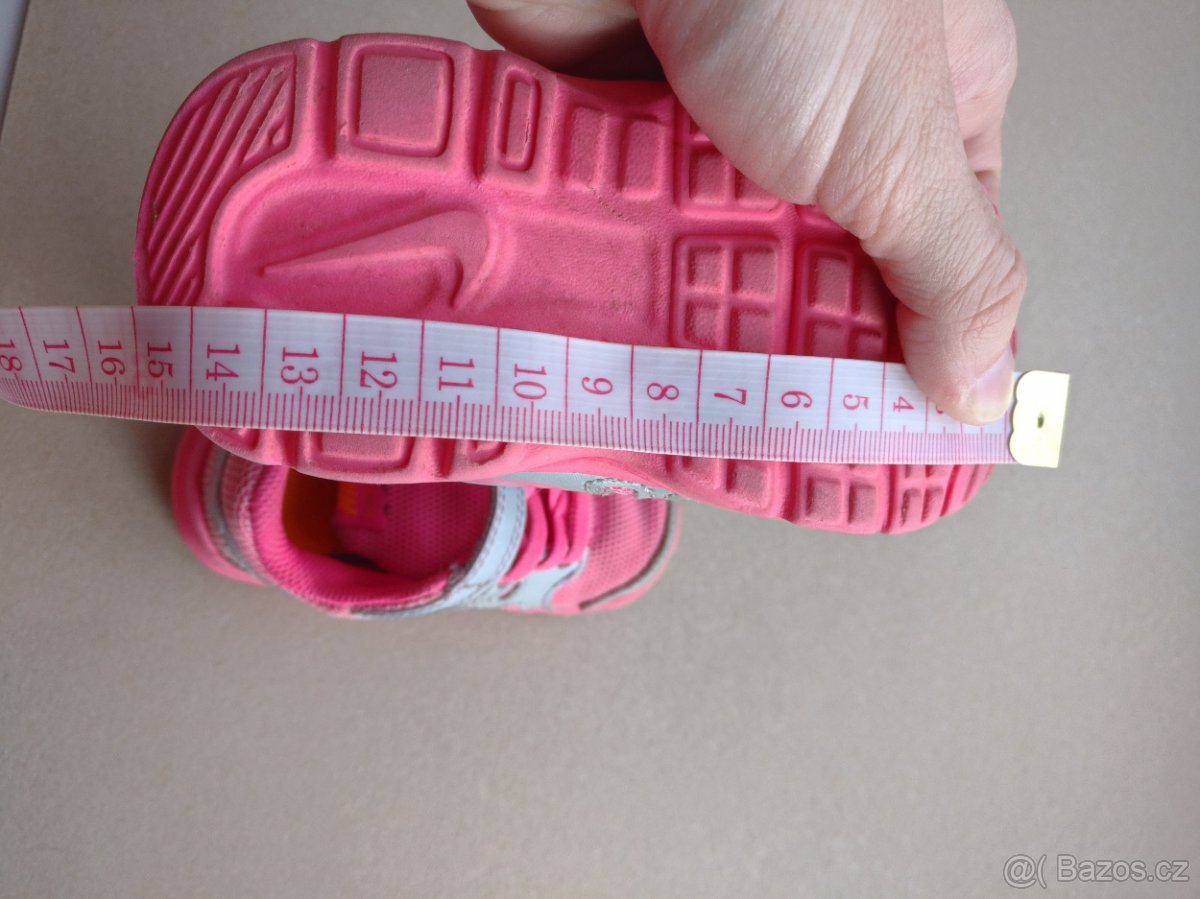Nike tenisky růžové vel. 20/21 - 6