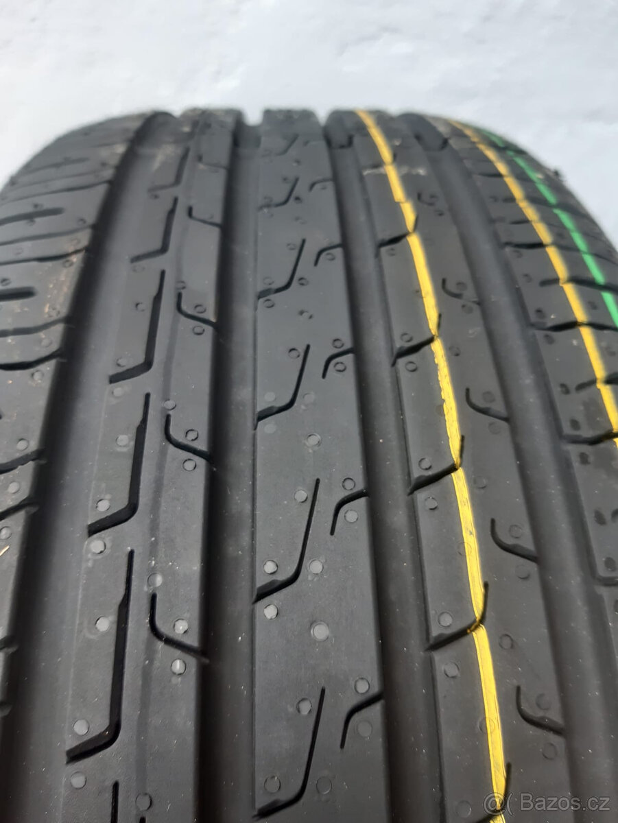 Prodám zánovní pneu Continental 215/60 R17 - 6