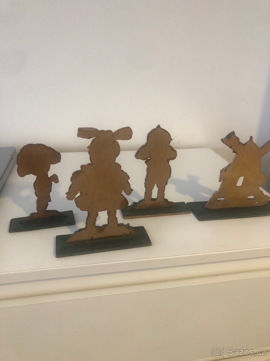 stare rucne malovane drevene figurky - 6