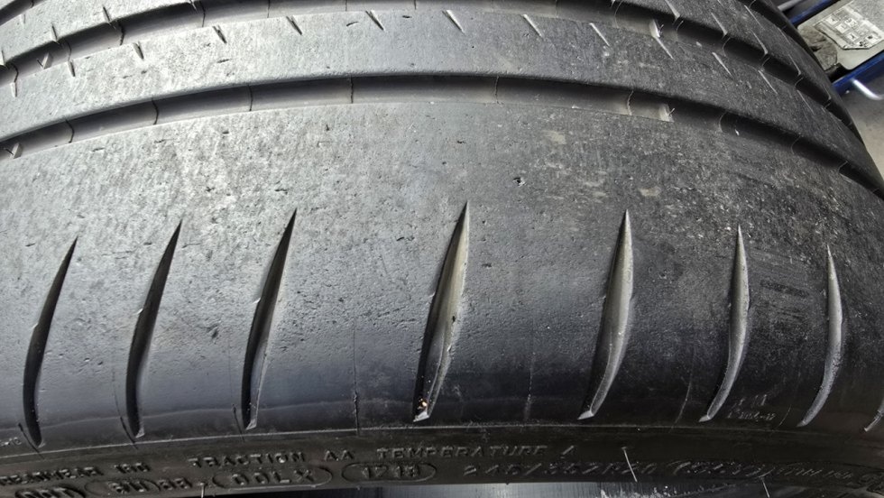 Letní pneu 245/35/20 Michelin - 6