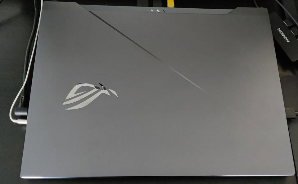 Herní notebook Asus ROG Zephyrus Duo 15 GX550LWS-HF070T - 6
