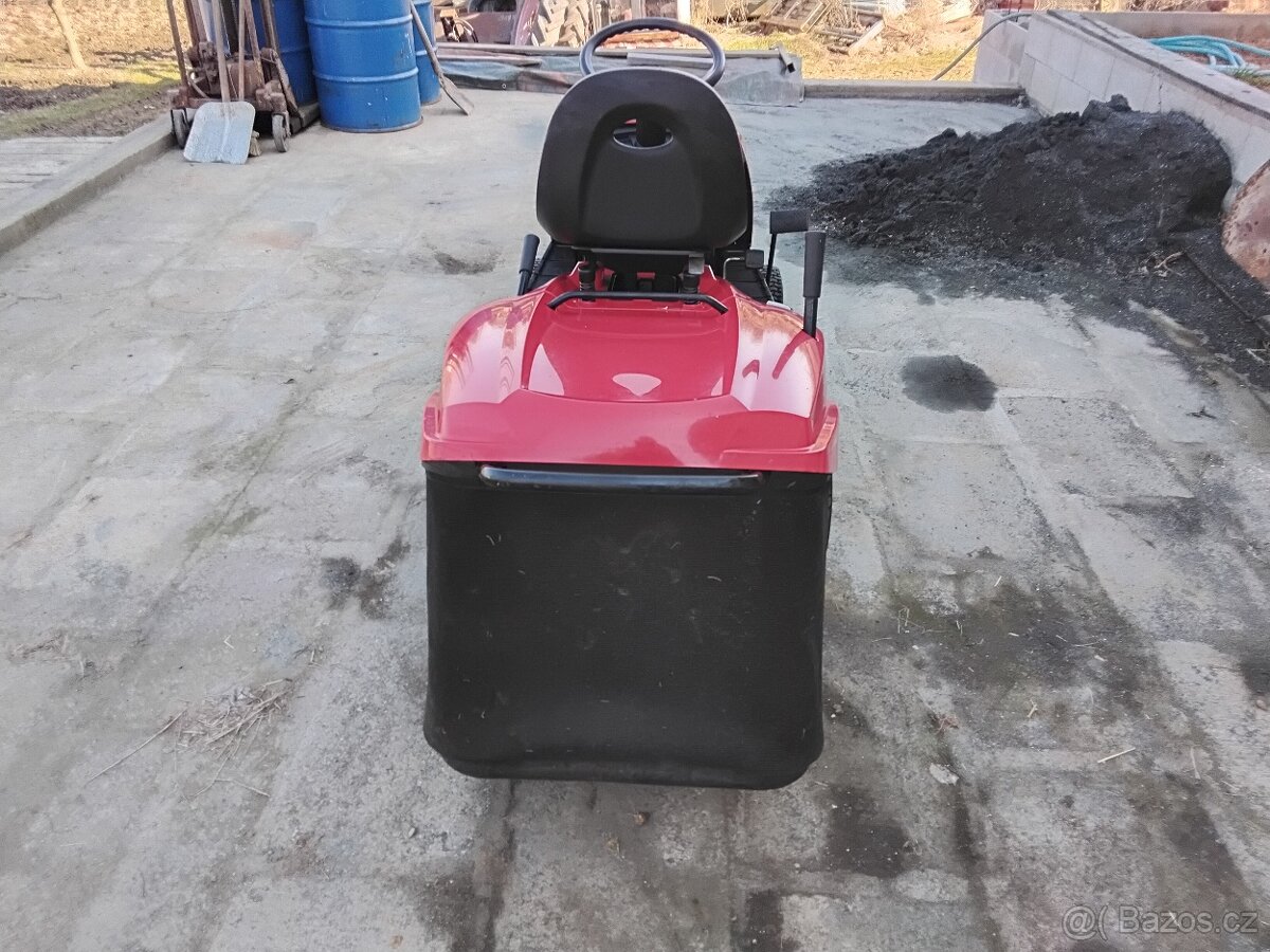 Sekací traktor Castelgarden 15,5/92 Hydro - 6