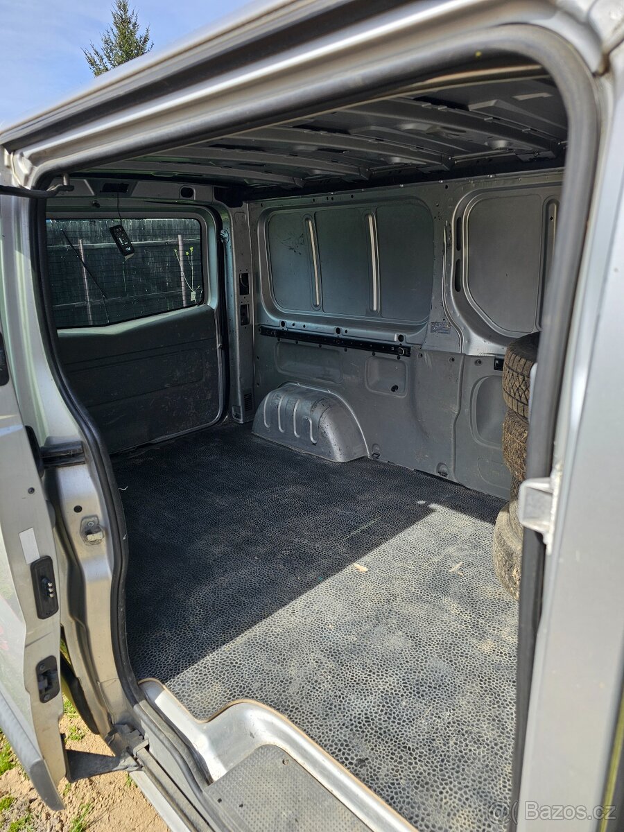 Opel Vivaro 2.5 DTI Van L2H1 - 6