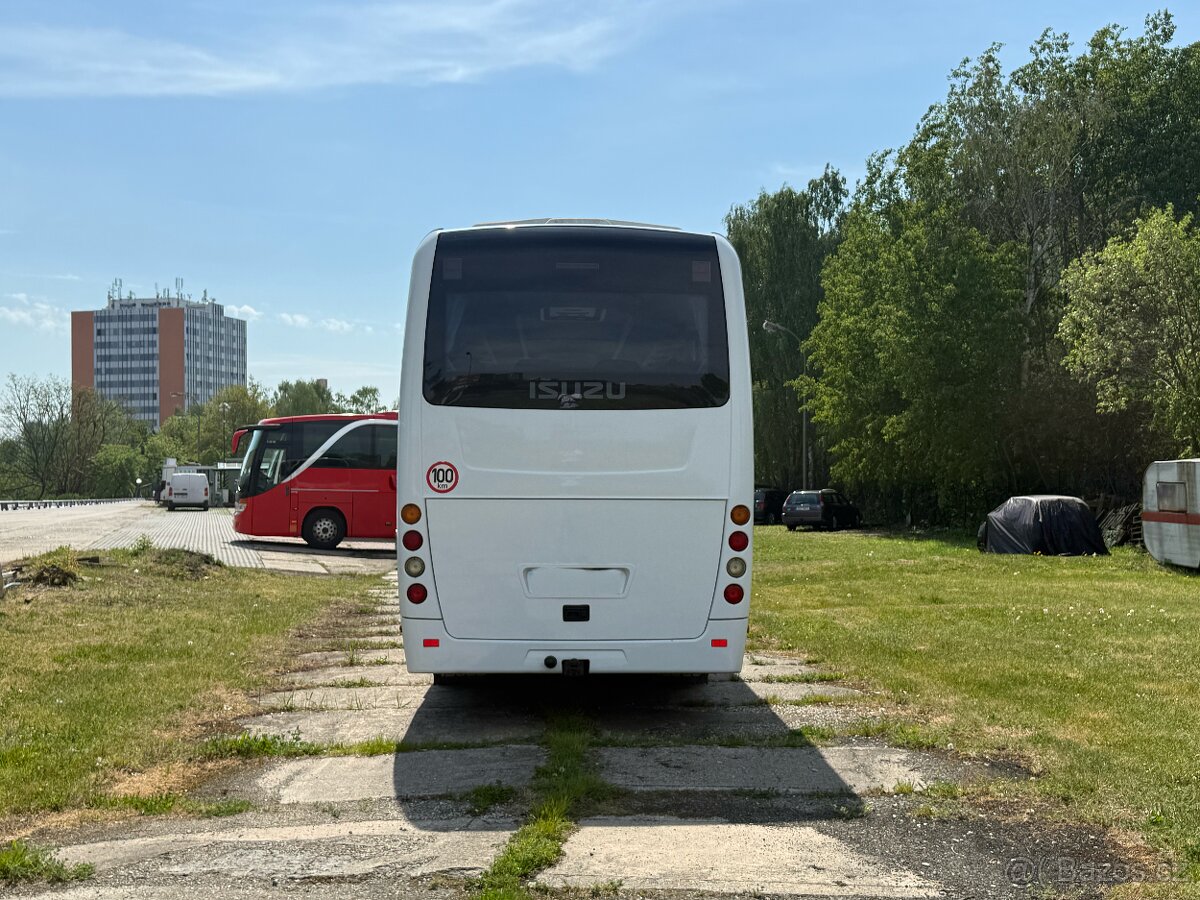 Isuzu Novo ULTRA -31míst - 6