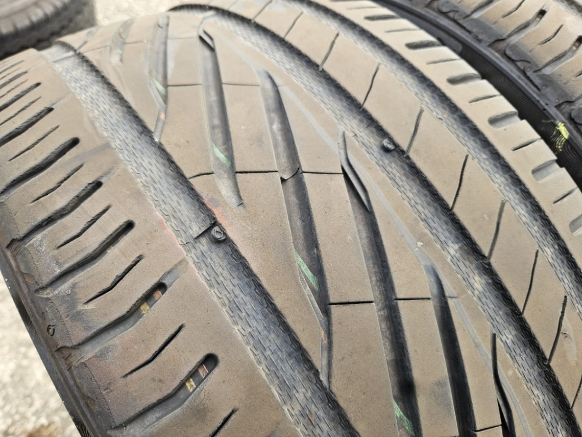 275/35R20 - 6