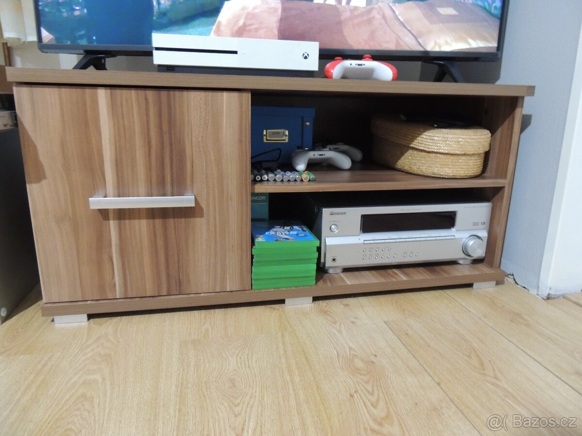 Prodám komplet nábytku - 6