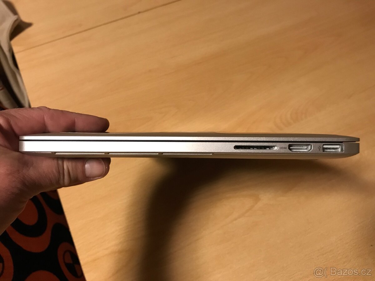 MacBook 13 256GB + pouzdro - 6