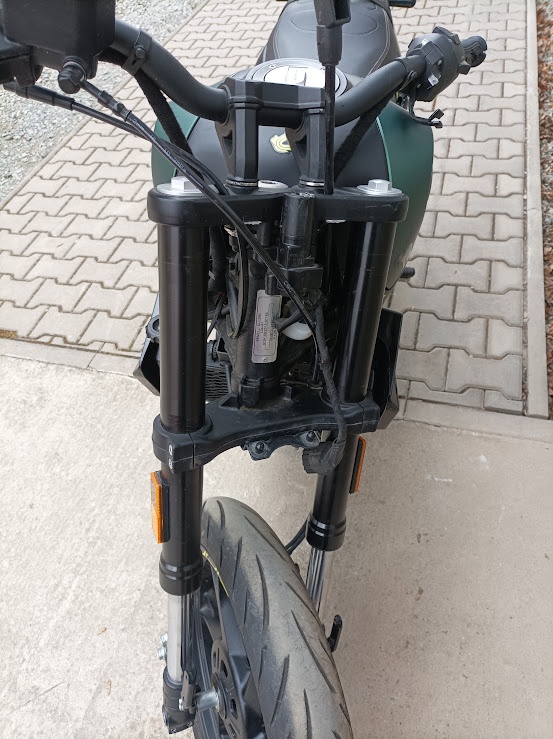 Benneli Leoncino 125 - 6