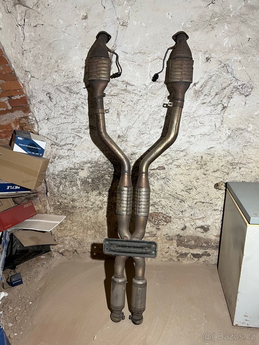 BMW M3 E92 kompletni vyfuk + Milltek - 6