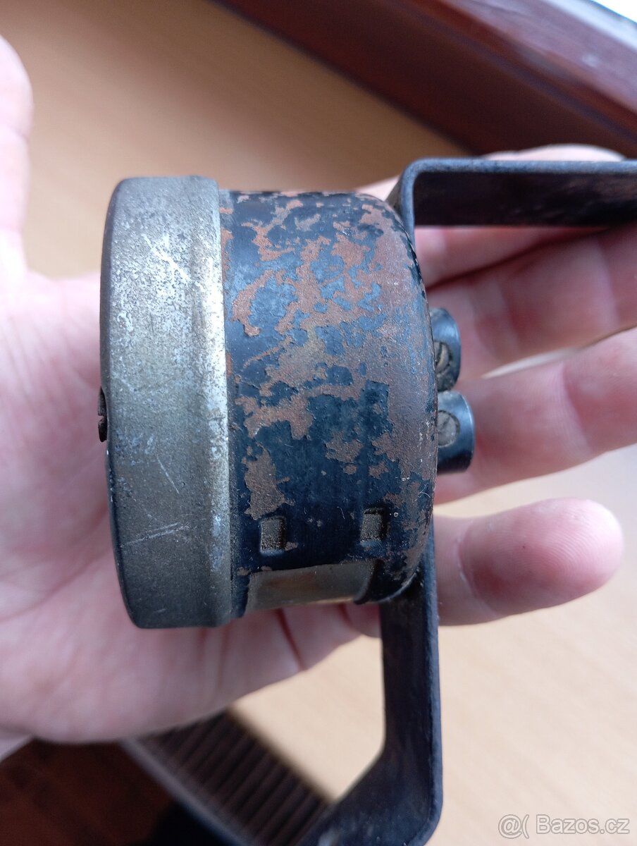 Prodám zadní světlo STOP na předválečný vůz - 6