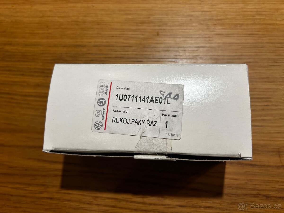 Prodám hlavici řadící páky Octavia 1 -nová - 6