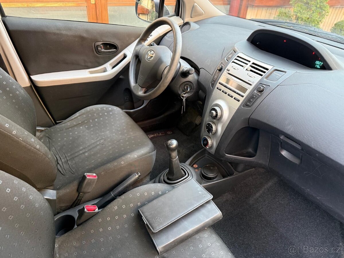 Toyota Yaris 1,0i - 6