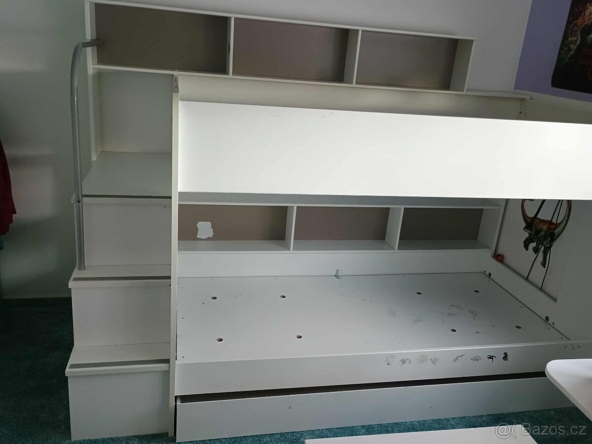 Dvoupatrová postel s vysouvacím regálem (3. lůžko) - 6