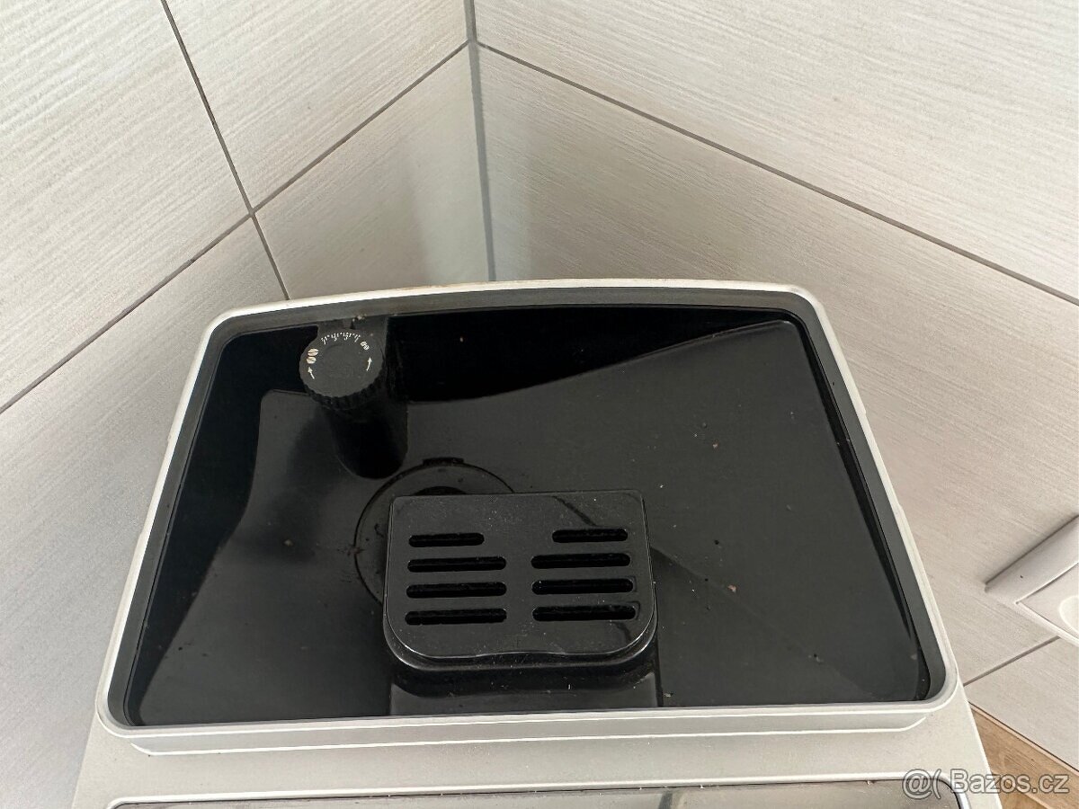 Plnoautomatický kávovar DeLonghi ECAM 23.120 - 6