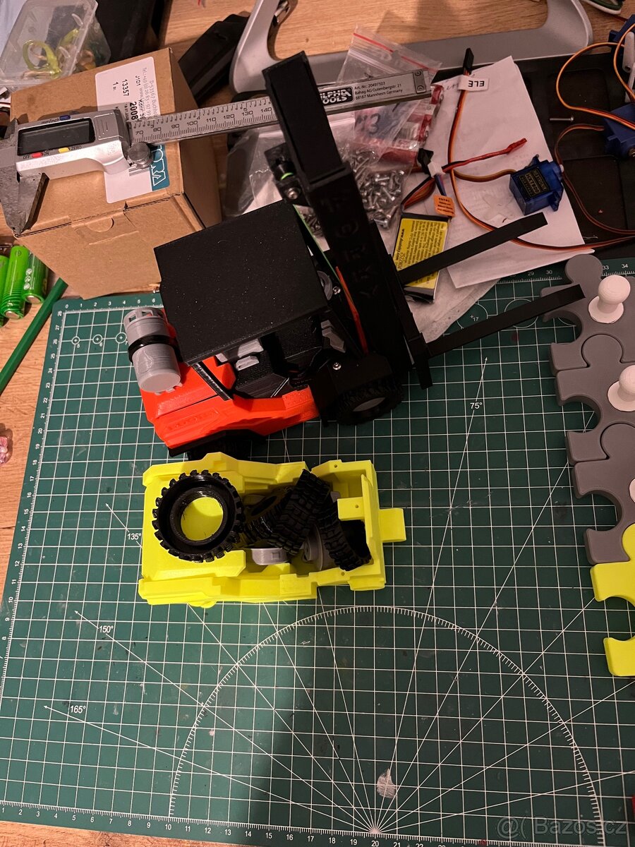 Stavebnice rc vysokozdvižky - 6