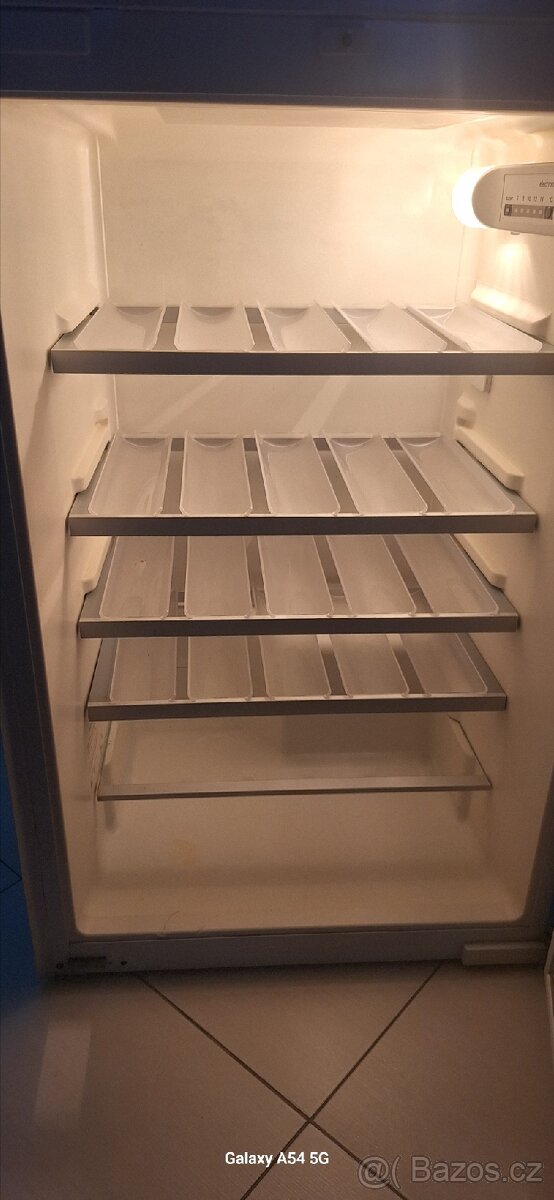 Vestavná vinotéka Siemens. - 6