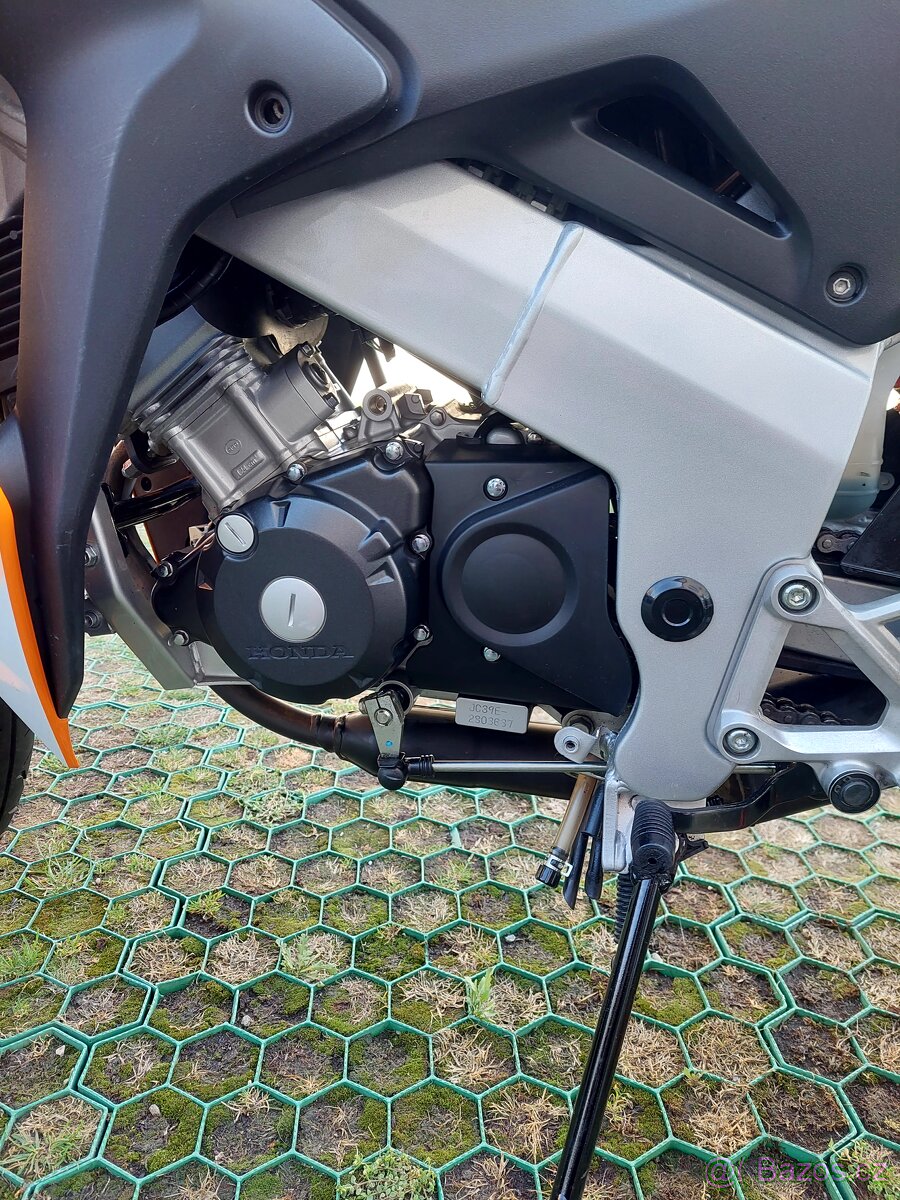 Honda cbr 125 repsol - 6