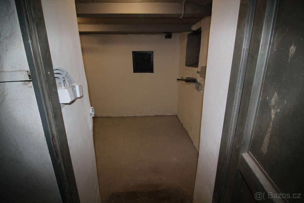Prodám sklad/sklep na Ortenově náměstí v Praze - 6