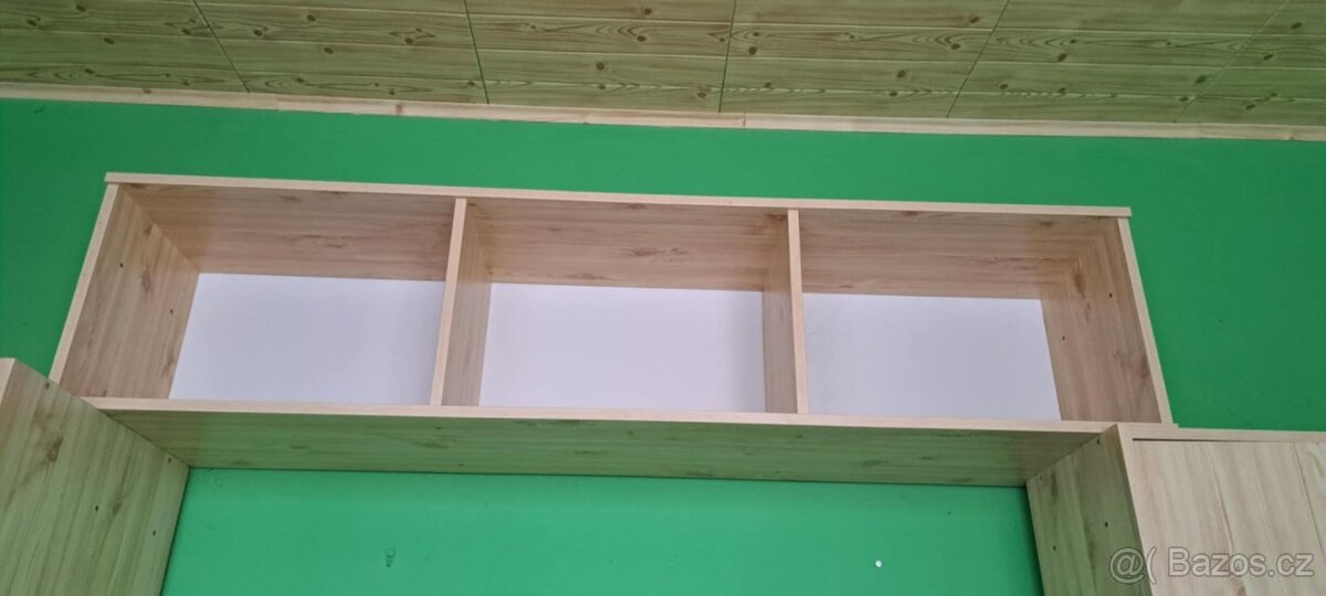 Nábytek do dětského pokoje, skříně, stůl - 6