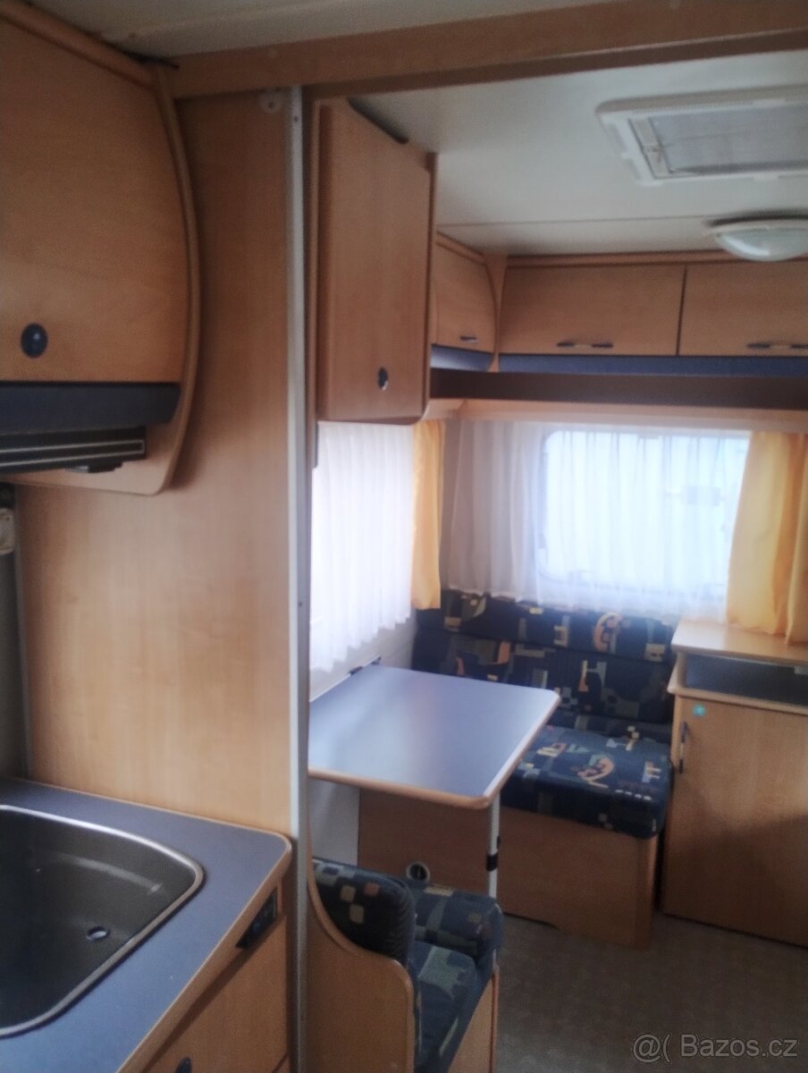 Obytný přívěs karavan - 6
