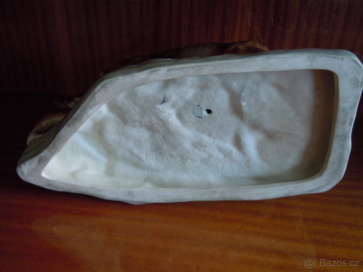 Lovecký pes Royal Dux - 6